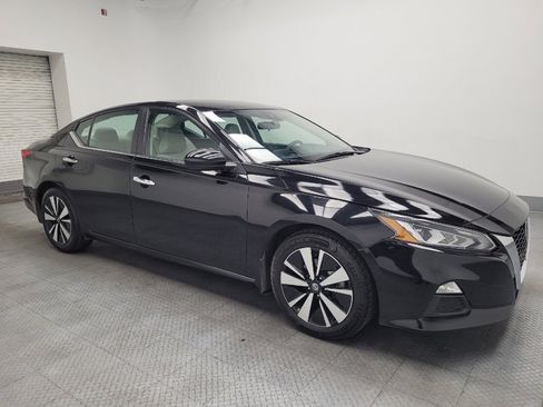 Used 2022 Nissan Altima 2.5 SV image 11