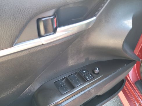 Used 2021 Toyota Camry LE FWD image 16