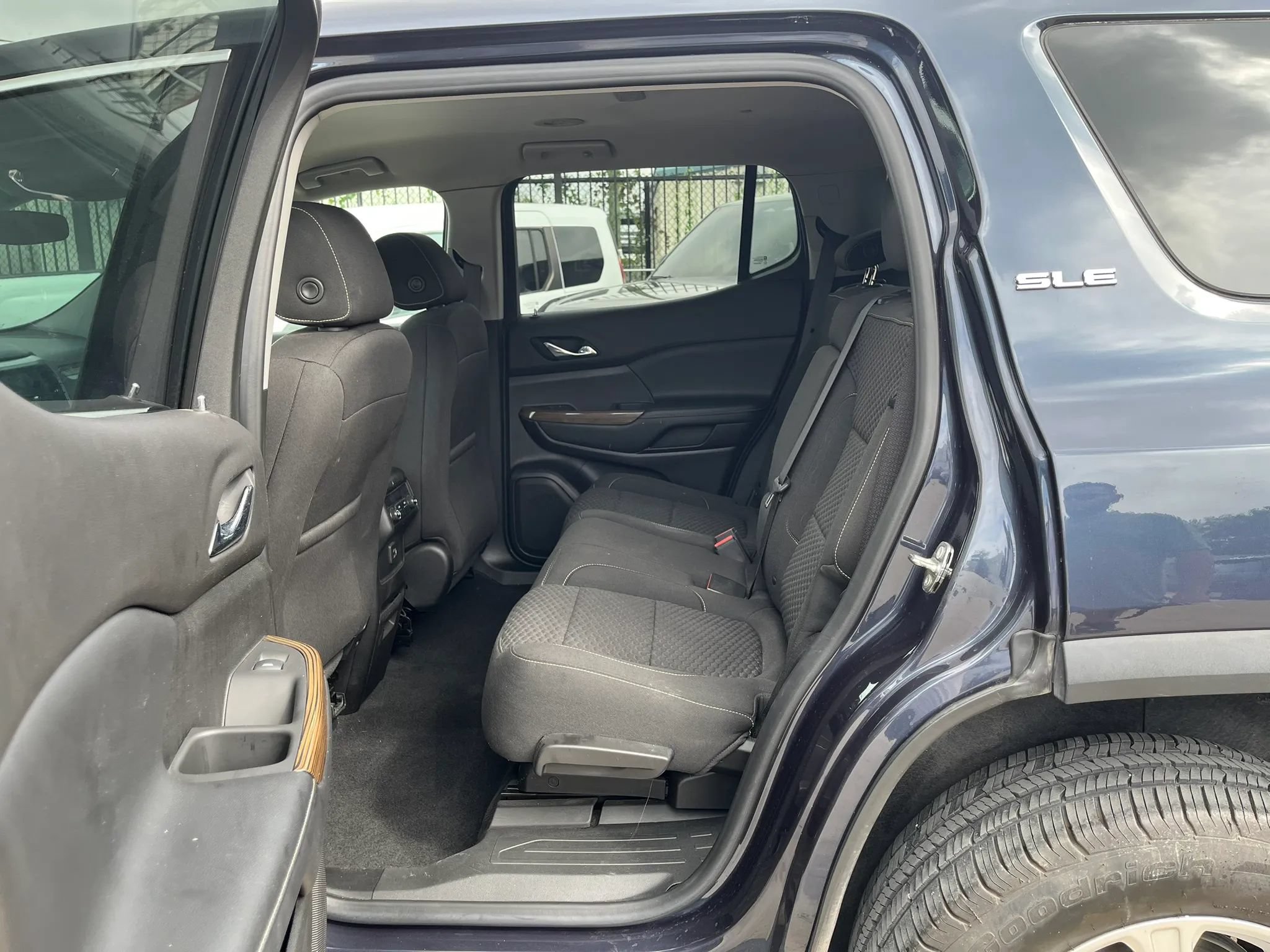 Used 2019 GMC Acadia SLE AWD/4WD image 31