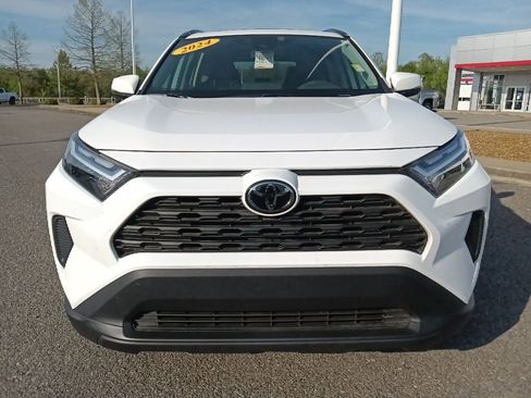 Used 2024 Toyota RAV4 XLE w/ Convenience Package image 8