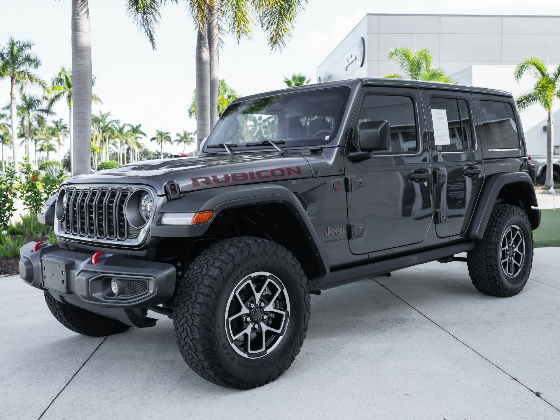 Used 2025 Jeep Wrangler Unlimited Rubicon AWD/4WD image 6