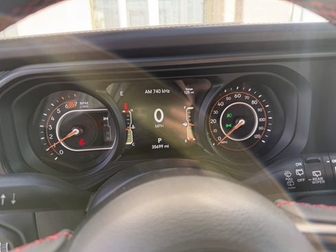 Used 2025 Jeep Wrangler Unlimited Rubicon image 6