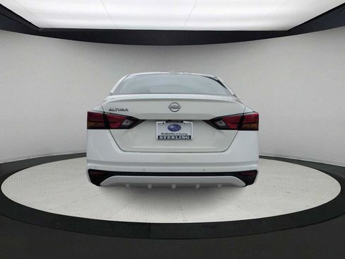 Used 2025 Nissan Altima 2.5 SV FWD image 7