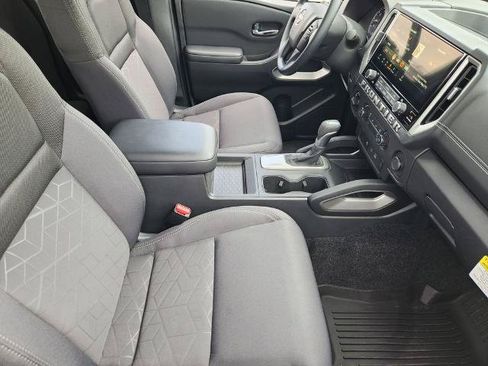 Certified 2025 Nissan Frontier SV AWD/4WD image 11