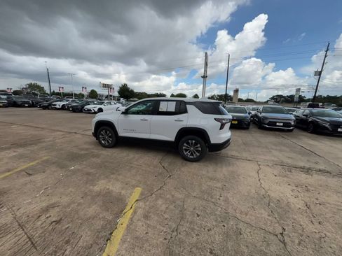 Used 2025 Chevrolet Equinox LT AWD/4WD image 9