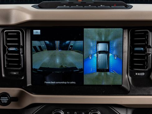 Used 2023 Ford Bronco Wildtrak image 26