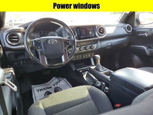 Used 2019 Toyota Tacoma TRD Off-Road image 9