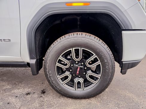 Used 2022 GMC Sierra 3500 AT4 w/ AT4 Preferred Package image 27