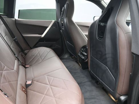 Used 2023 BMW iX xDrive50 w/ Premium Package image 34