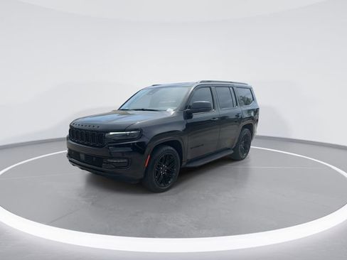 Used 2023 Jeep Wagoneer Series II AWD/4WD image 2