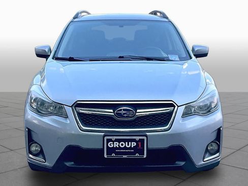 Used 2017 Subaru Crosstrek 2.0i Premium AWD/4WD image 4