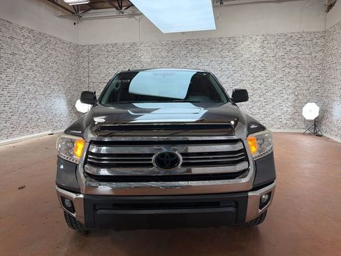 Used 2017 Toyota Tundra SR5 image 2