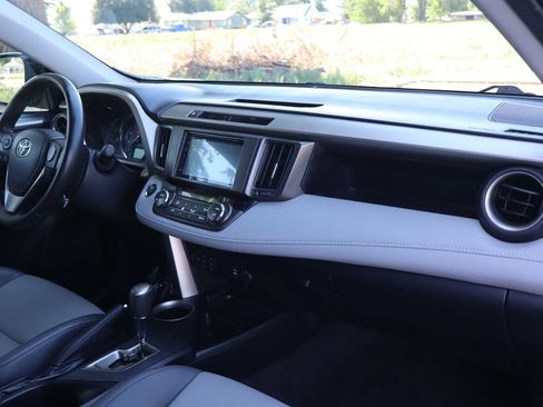 Used 2013 Toyota RAV4 Limited FWD image 17
