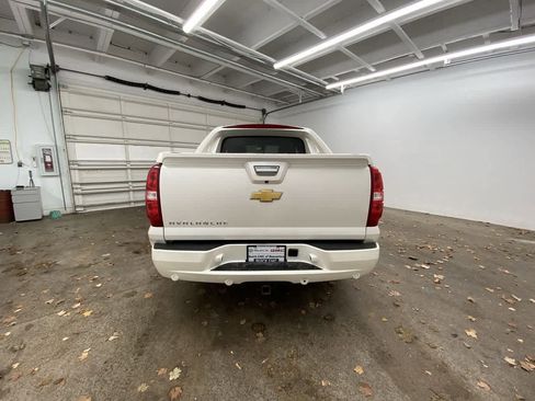 Used 2012 Chevrolet Avalanche LTZ image 5