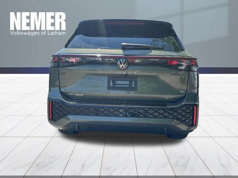 New 2026 Volkswagen Tiguan SEL R-Line AWD/4WD image 3