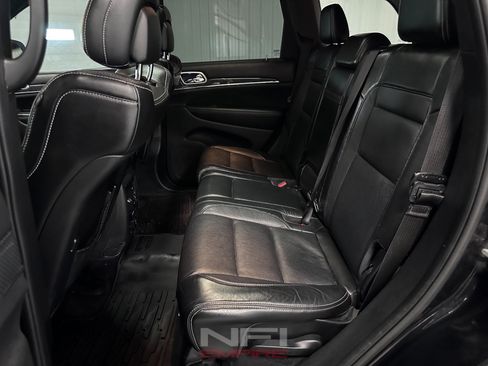 Used 2016 Jeep Grand Cherokee SRT AWD/4WD image 40