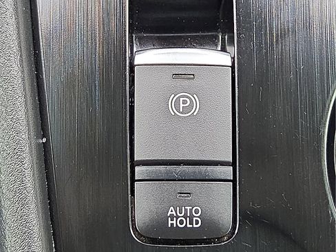 Used 2023 Nissan Rogue SV image 19