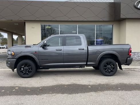 Used 2022 RAM 3500 Limited image 5