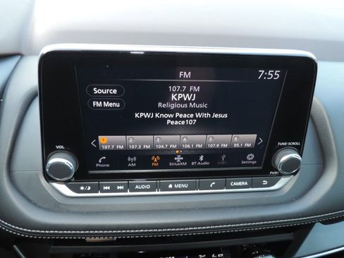 Used 2023 Nissan Rogue SV FWD image 22