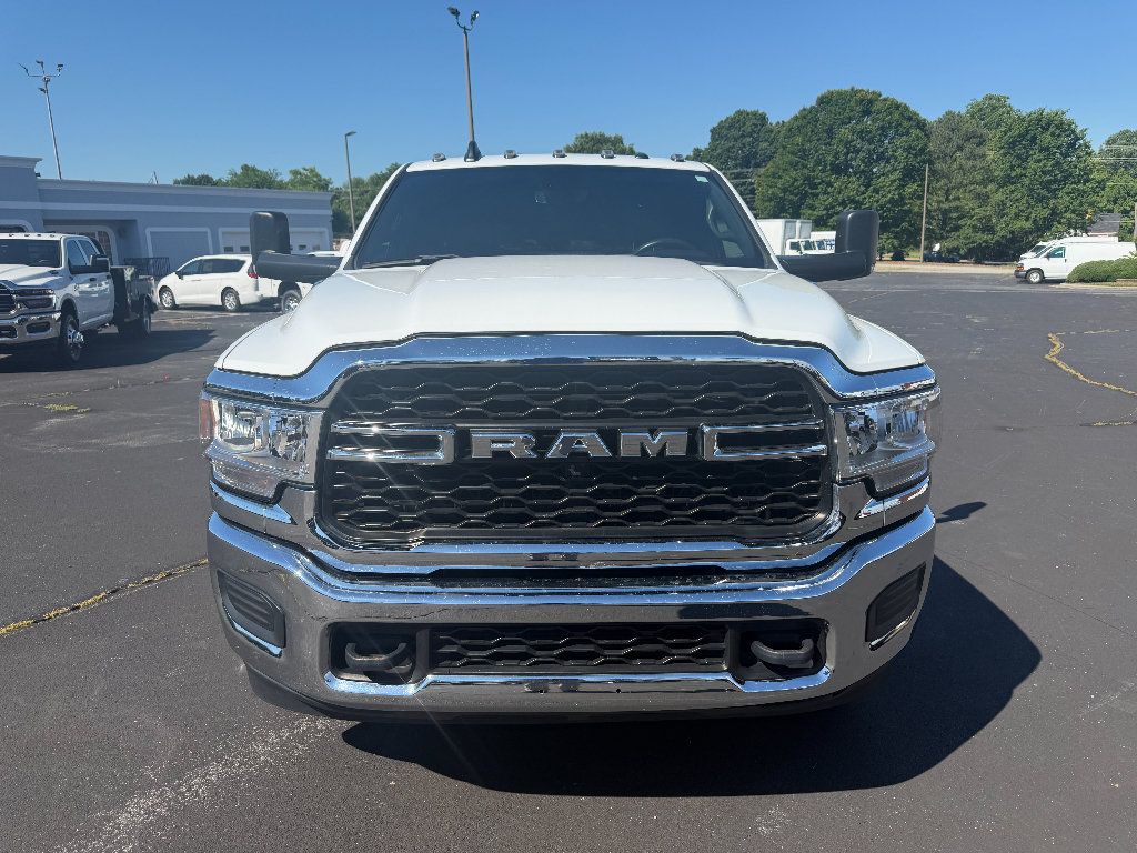 Used 2022 RAM 3500 Tradesman w/ Chrome Appearance Group RWD image 4