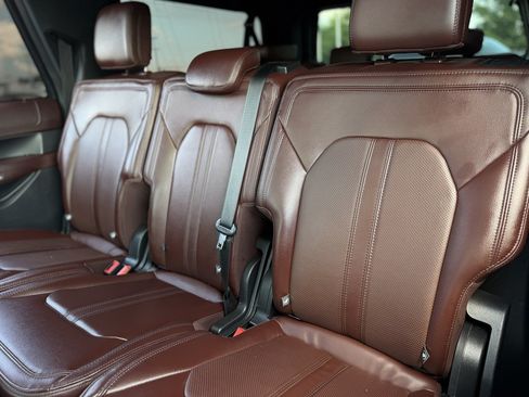 Used 2022 Ford Expedition Max Limited AWD/4WD image 19