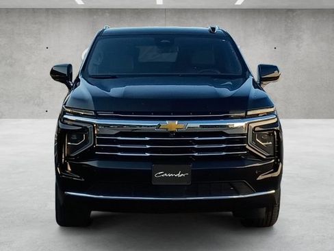 Used 2025 Chevrolet Suburban LT RWD image 18