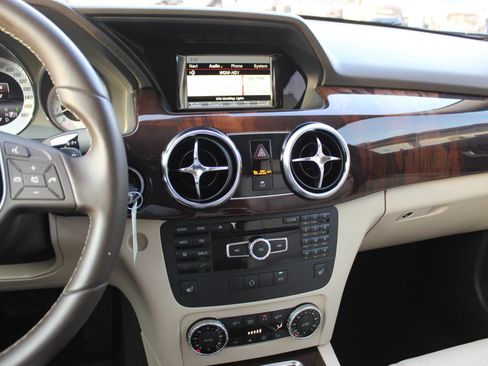 Used 2014 Mercedes-Benz GLK 350 2WD image 15