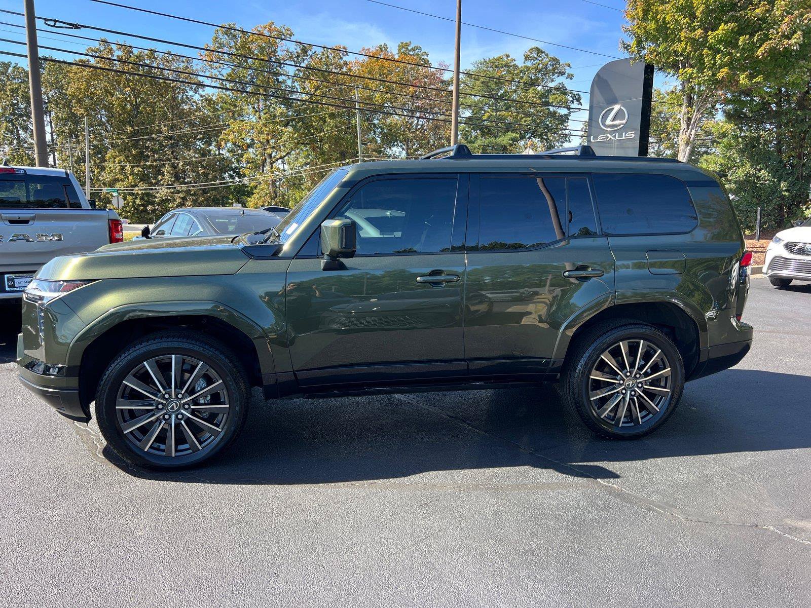 Certified 2025 Lexus GX 550 w/ Cold Area Package AWD/4WD image 8