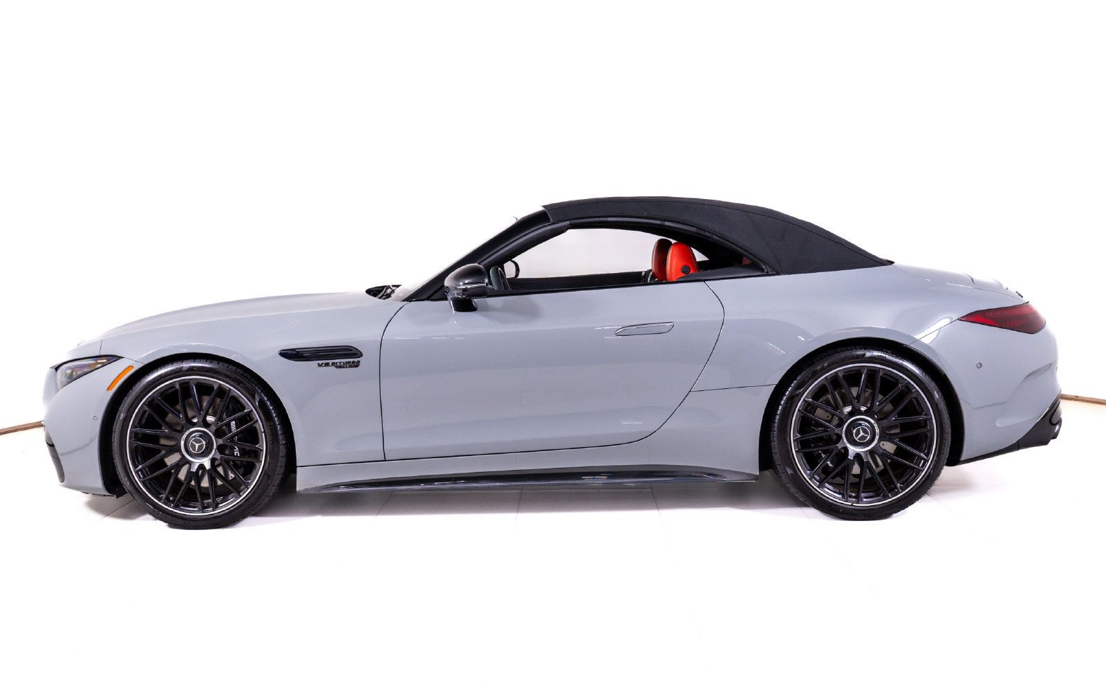 Used 2024 Mercedes-Benz SL 63 AMG 4MATIC image 3