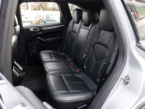 Used 2011 Porsche Cayenne Sport Utility 4D image 27