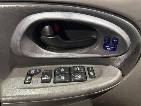 Used 2003 Chevrolet TrailBlazer LTZ image 21