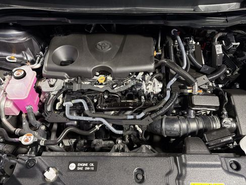 Used 2025 Toyota Sienna XLE w/ XLE Plus Package FWD image 27