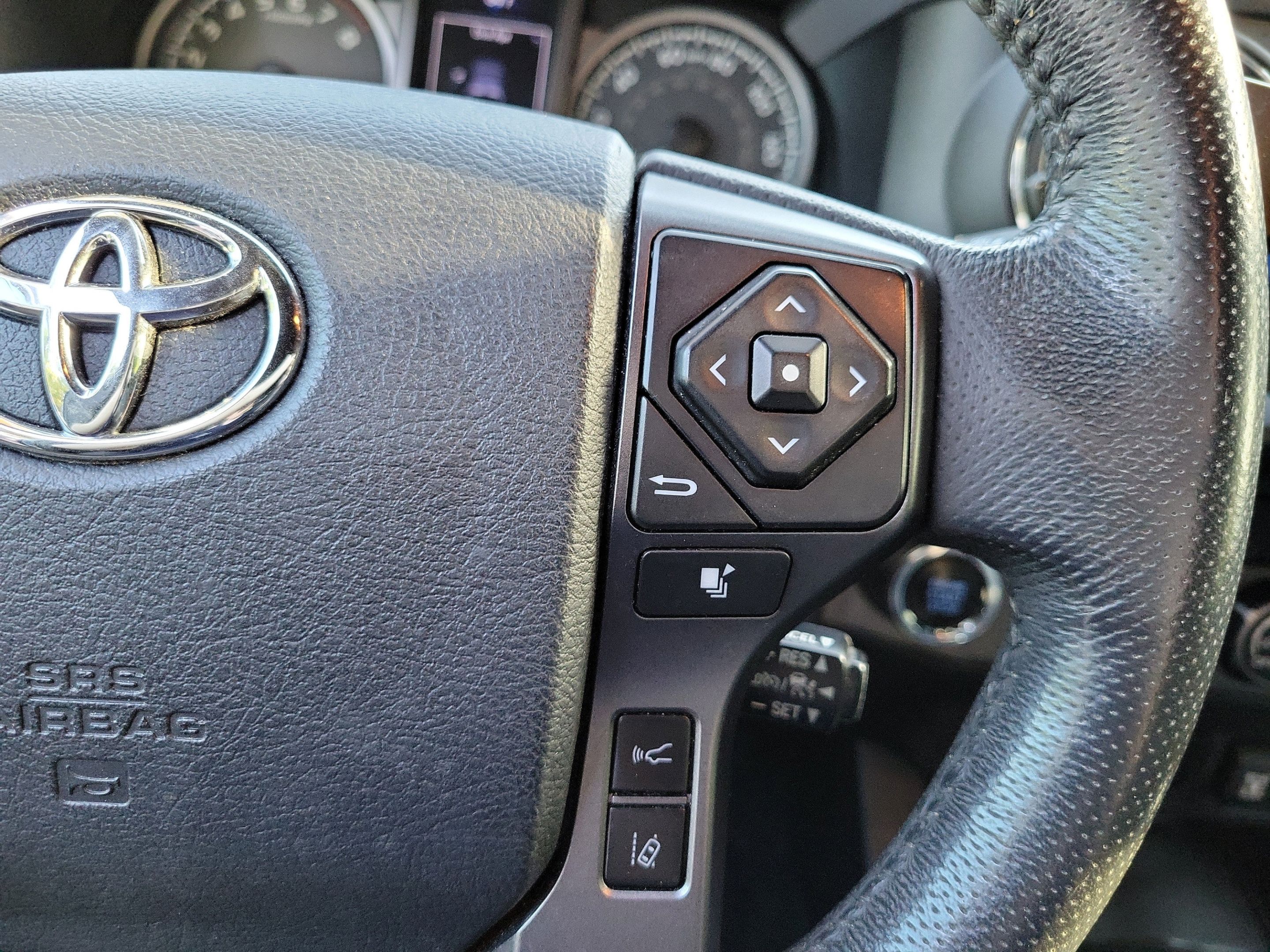 Used 2019 Toyota Tacoma TRD Off-Road w/ Technology Package RWD image 24