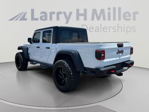 Used 2023 Jeep Gladiator Rubicon w/ LED Lighting Group AWD/4WD image 3