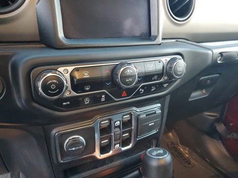 Used 2021 Jeep Wrangler Unlimited Sport w/ Sun And Sound Package AWD/4WD image 19
