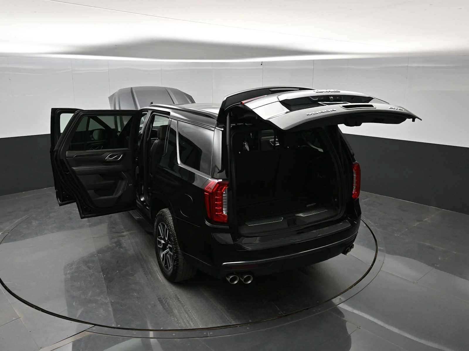 Used 2024 GMC Yukon AT4 AWD/4WD image 41