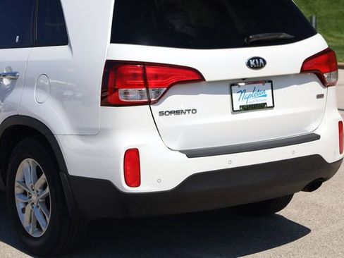 Used 2014 Kia Sorento LX AWD/4WD image 6