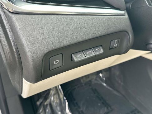 Certified 2023 Buick Enclave Avenir w/ Avenir Technology Package image 24