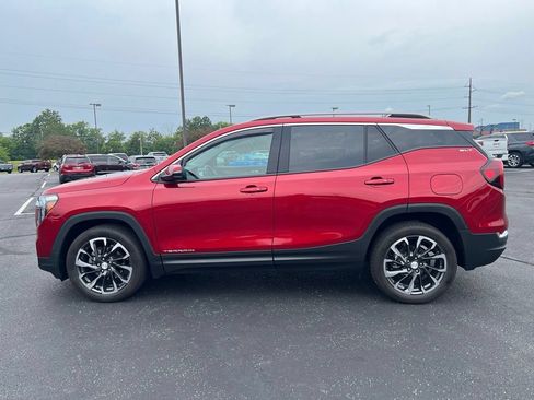 Used 2022 GMC Terrain SLT AWD/4WD image 3