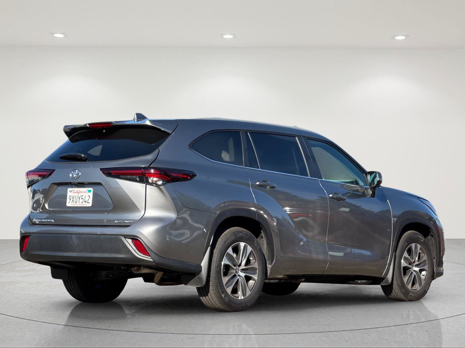 Used 2026 Toyota Highlander XLE AWD/4WD image 4