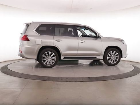 Used 2017 Lexus LX 570 4WD image 6