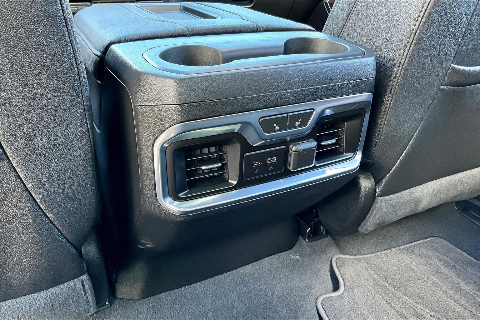 Used 2022 GMC Sierra 3500 SLT w/ SLT Premium Package AWD/4WD image 12