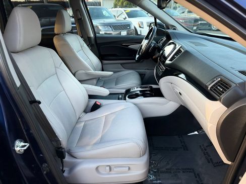 Used 2017 Honda Pilot Elite image 23