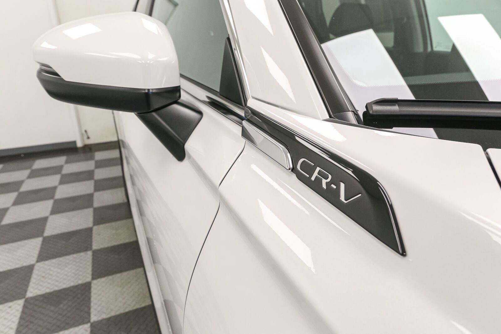 Used 2025 Honda CR-V EX-L image 9