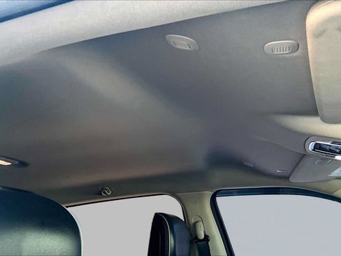 Used 2019 RAM 1500 Laramie RWD image 12