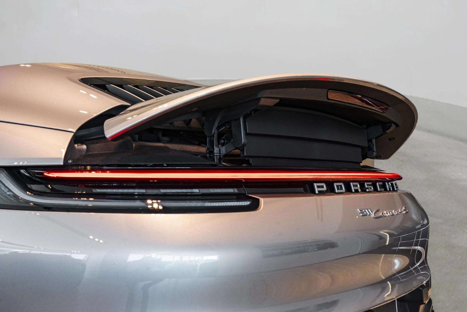 Used 2020 Porsche 911 Cabriolet image 58