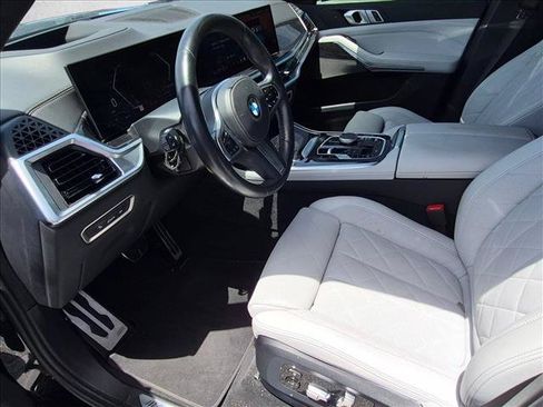 Used 2024 BMW X7 xDrive40i w/ M Sport Package AWD/4WD image 14