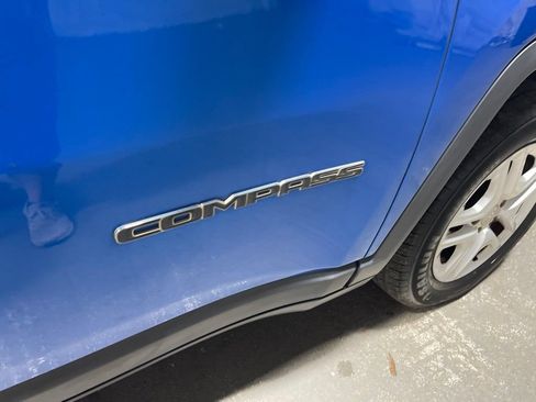 Used 2017 Jeep Compass Sport AWD/4WD image 9