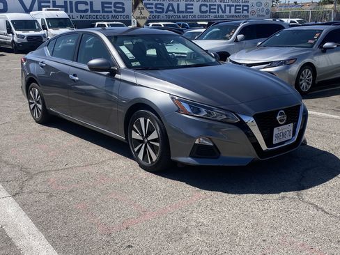 Used 2022 Nissan Altima 2.5 SV FWD image 7