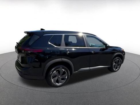 Used 2025 Nissan Rogue SV FWD image 14